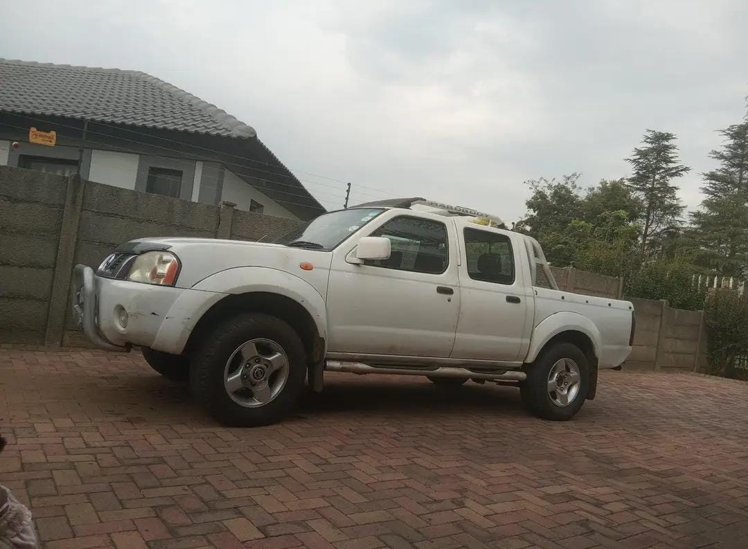 Nissan Np300