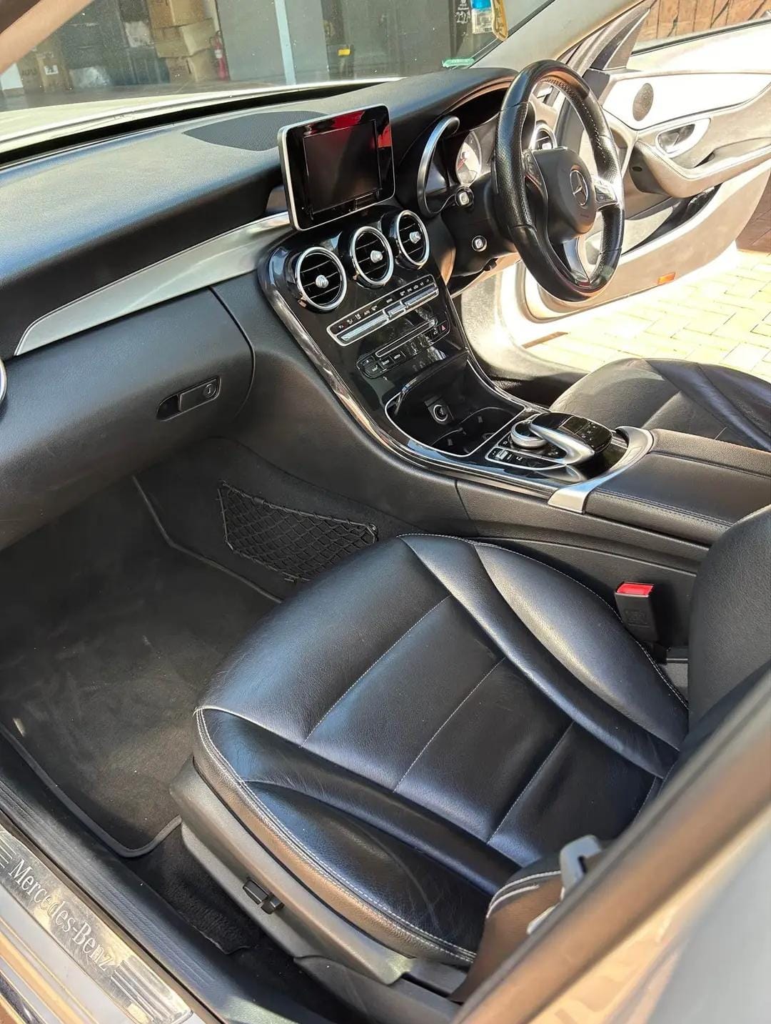 Mercedes Benz C180