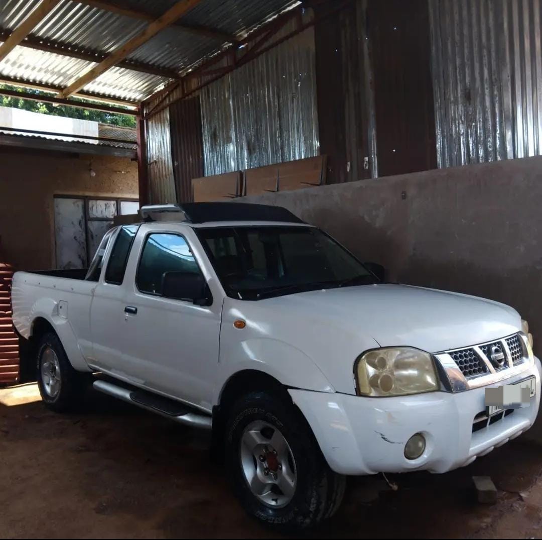 Nissan NP300